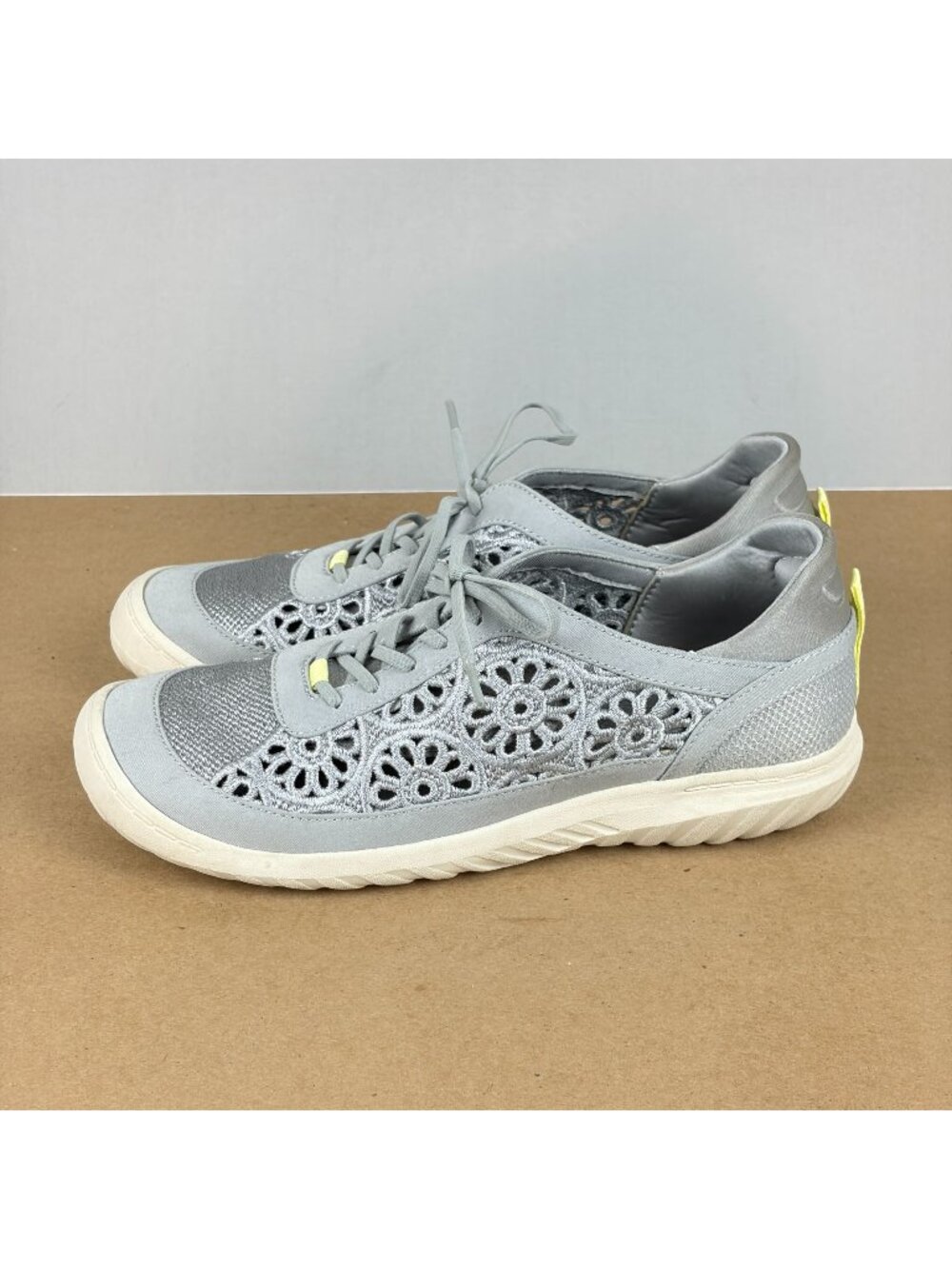 Jambu JBU Solar Casual Sneakers Womens 9 Gray Floral Crochet Low Top Lace Up